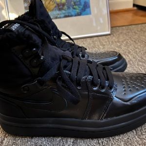 Winterized Jordan crimson high size 9w